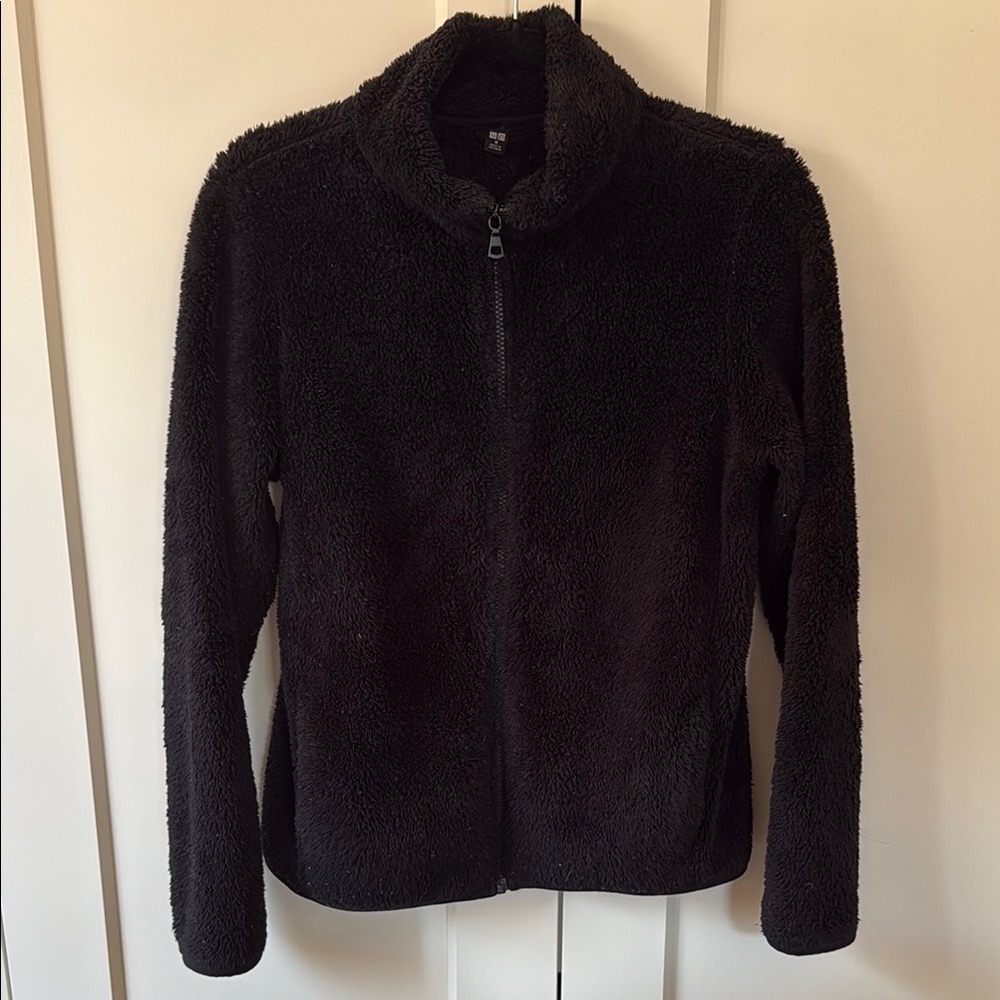 Cozy Black Fleece Jacket Uniqlo